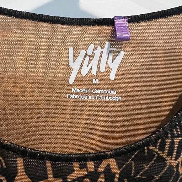YITTY Black and Tan Graphic Crop Top M - Picture 3 of 7
